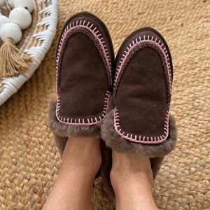Free People New Laidback London Jude Brown Shearling crochet Slippers Love 🌈♥️🎁